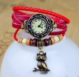 Reloj pulsera rojo vintage con dije de búho R189